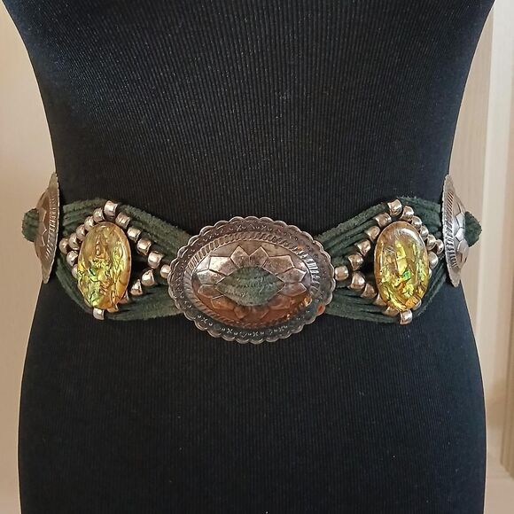 Accessories - Vintage southwestern style concho belt w silver-tone conchos suede tassel straps